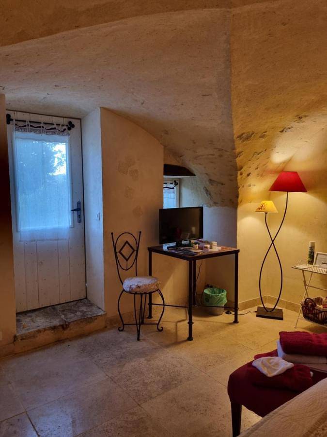 Location de vacances pour 2 personnes, avec piscine et terrasse ainsi que vue et jardin à Dieulefit - 2