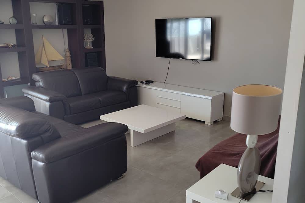 Entire apartment, Gite de Vacances in Vic-la-Gardiole, Côte d'Améthyste