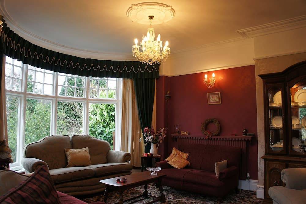 Large Elegant Edwardian Property in an Area of Outstanding Natural Beauty in Church Stretton, Shropshire Hills