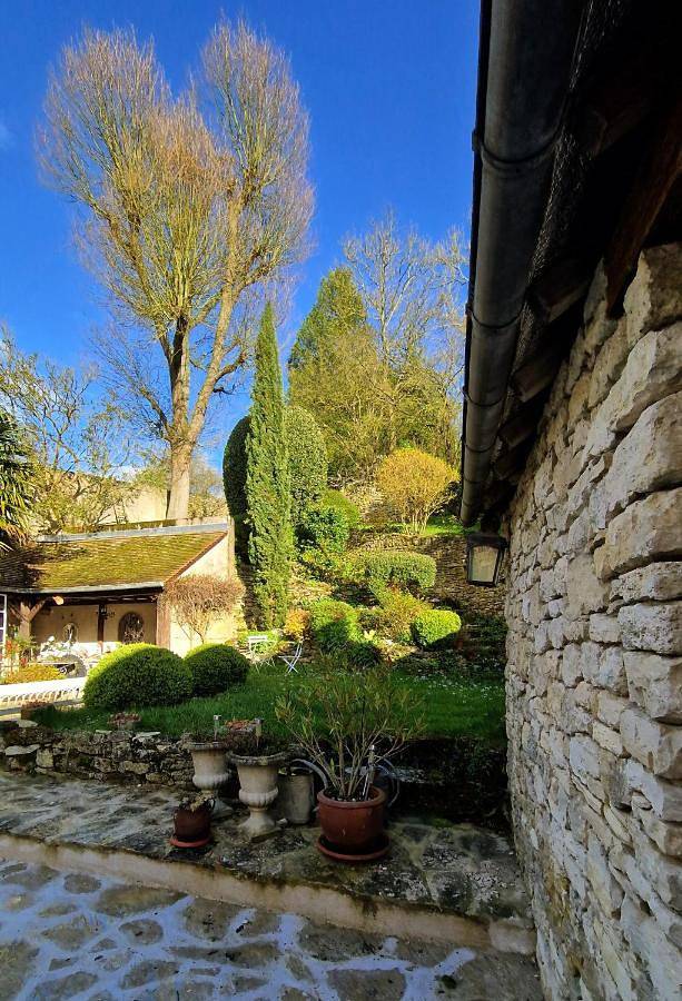 Location de vacances pour 2 personnes, avec terrasse et jardin à Vienne-en-Arthies - 2