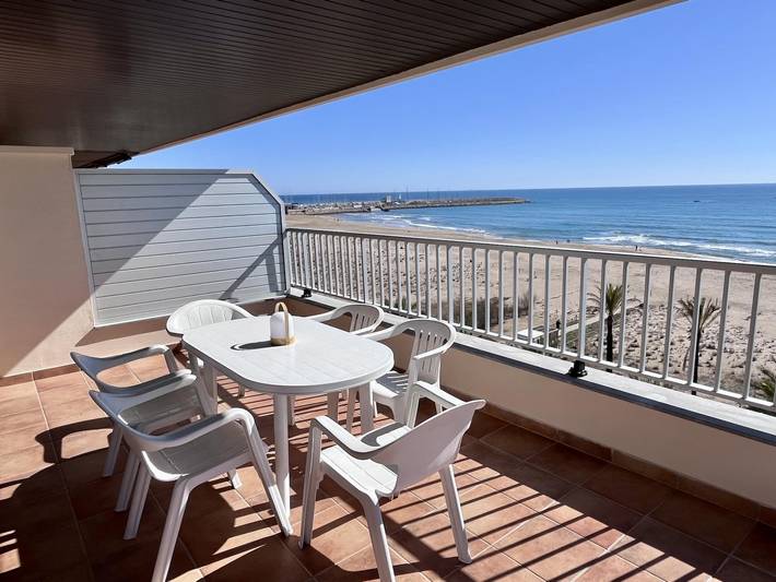 Ganze Ferienwohnung, Großzügige Ferienwohnung direkt am Meer mit traumhaftem Ausblick in Platja de l'Estany - el Mas Mel (Calafell), Calafell