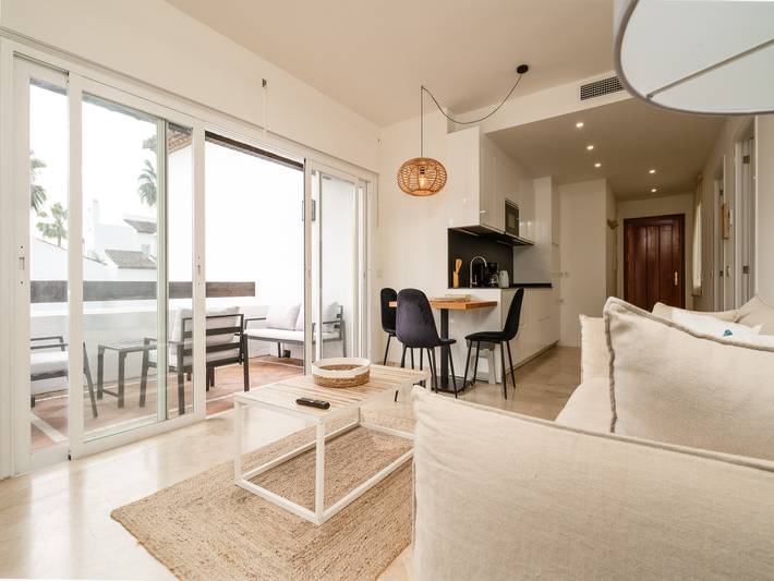 Ganze Wohnung, Gemütliches Gartenapartment am Meer in Triangulo de Costalita, Estepona