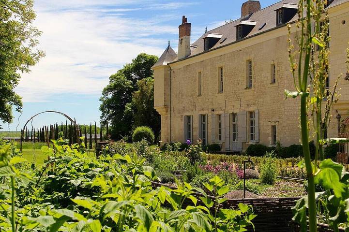 Gîte pour 16 personnes, avec Jardin à Ingrandes-de-Touraine