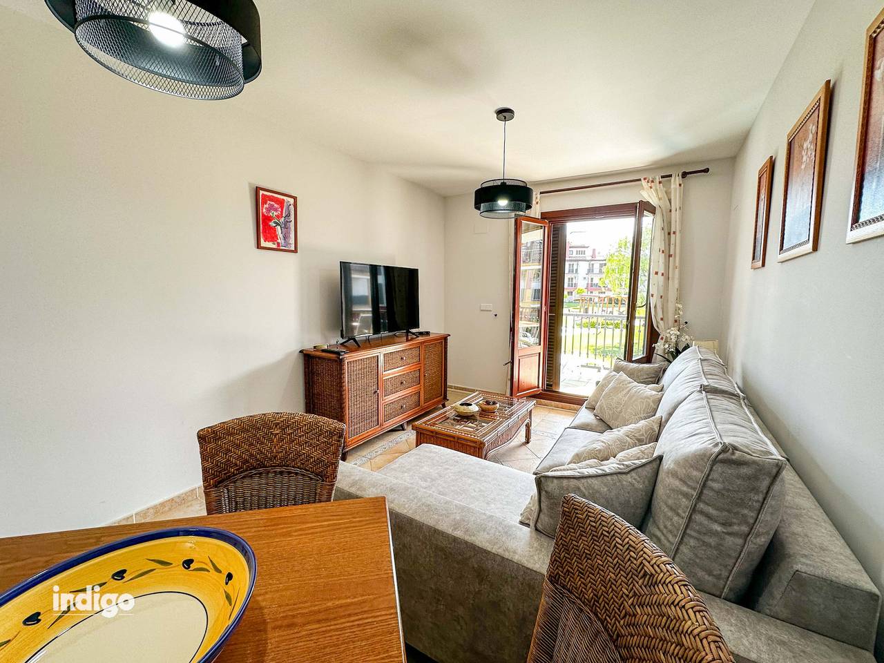 Apartamento inteiro, Apartamento de férias para 4 pessoas com varanda in Urbanizacion Costa Esuri, Ayamonte