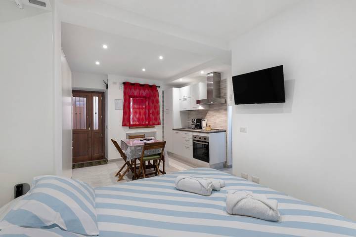 Ganze Wohnung, Ferienwohnung 'Al Borgo' mit WLAN und Klimaanlage/Heizung in Riano, Rom Provinz