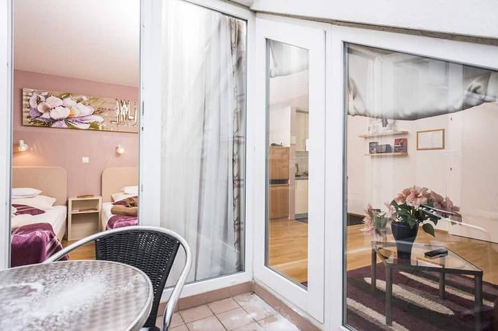 Ganze Wohnung, Appartement 2  Dachgeschosswohnung mit Terrasse in Hernals, Wien