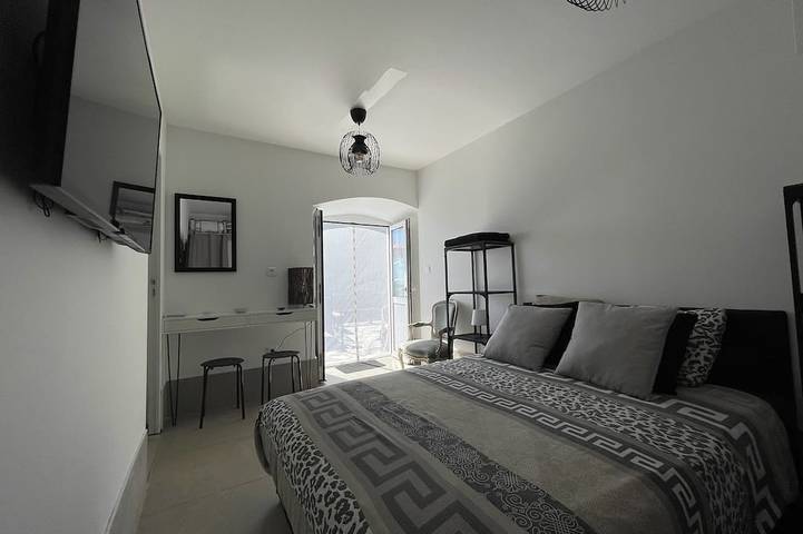 Entire apartment, Cap Corse, Sisco. Apartment in stone village house with sea view in Sisco, Cap Corse