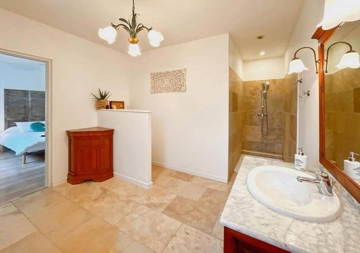 Gîte pour 2 personnes, avec jardin ainsi que vue et piscine à Villeneuve-lès-Béziers - 2