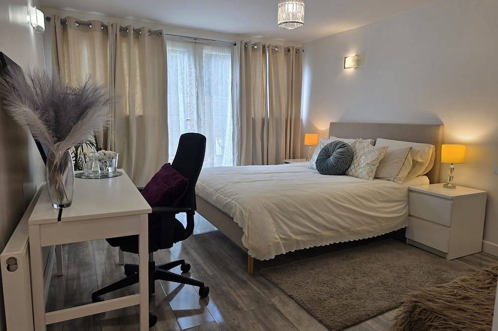 Kans Comfort, a comfortable 4 Bdr House in Southend-on-Sea, Östliches England