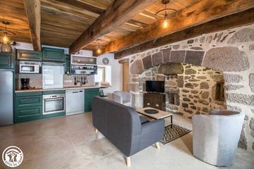 Gîte pour 6 Personnes dans Gelles, Région de Clermont-Ferrand, Photo 1