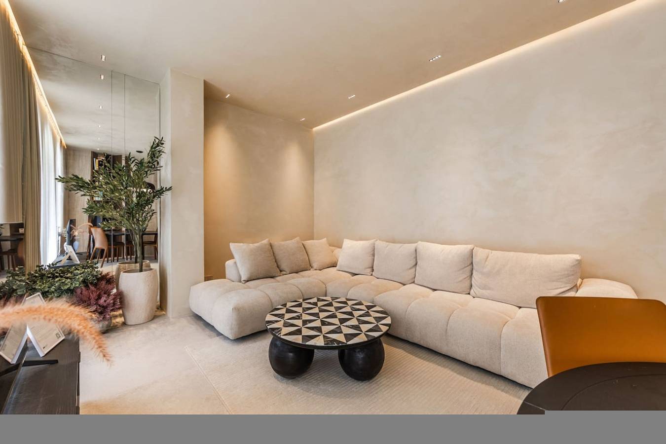 Ganze Wohnung, Coastal Luxury Apartment | Ionian Beach & Parking in Dhërmi, Himarë