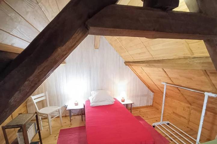 Location de vacances pour 3 personnes, avec piscine et jardin à Vayrac - 4