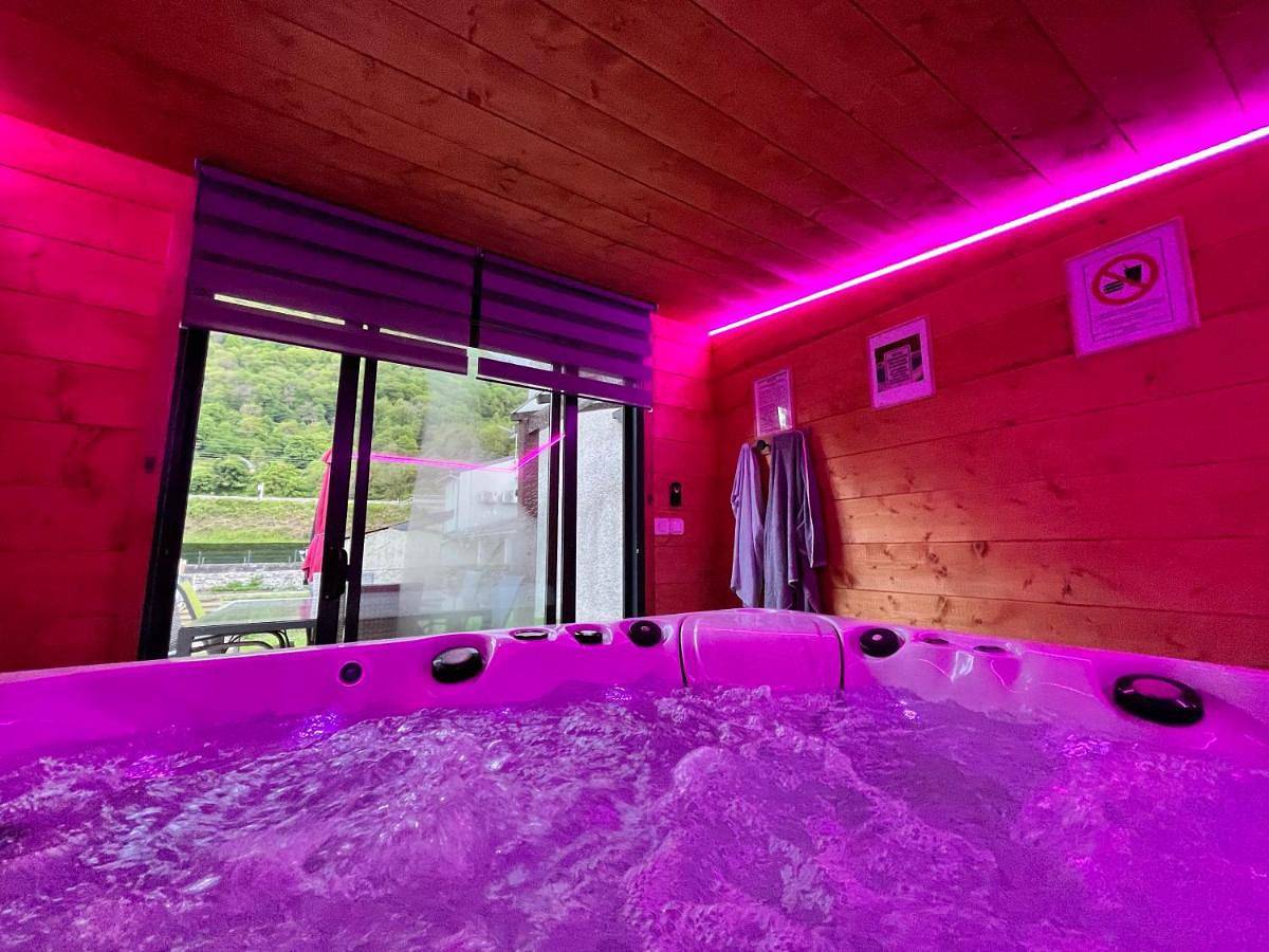 Le Hourmigué maison 130m2 avec jacuzzi à 15mn de Luchon in Cierp-Gaud, Pyrénées
