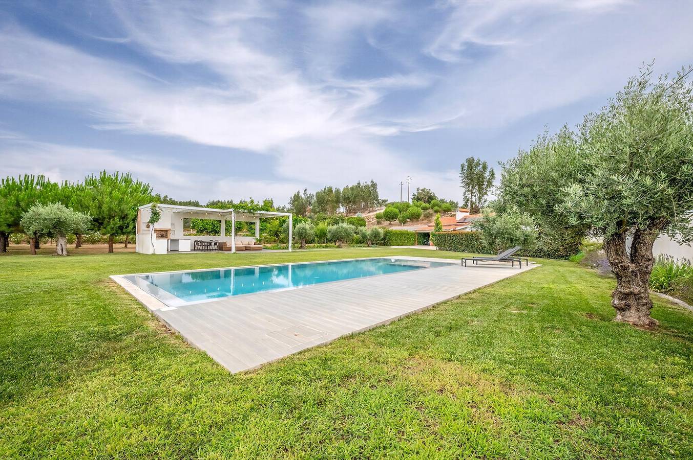 Refreshing poolside escape in Ponte de Sor in Ponte de Sor, Tramaga e Vale de Açor, Distrito de Portalegre