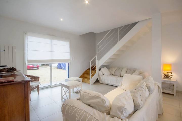 Gîte pour 7 personnes, avec piscine ainsi que jardin et terrasse à Plouhinec (Morbihan) - 3