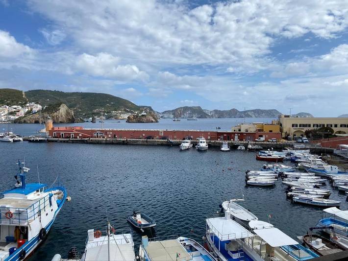 Vakantiehuis voor 6 personen, met balkon en uitzicht in Ponza