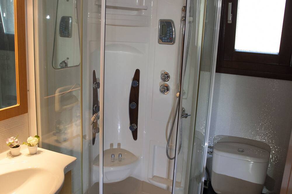 Luxusvilla, Panoramablick auf das Meer, ruhige Umgebung, in der Nähe der Stadt Nafpaktos in Region Ätolien-Akarnanien