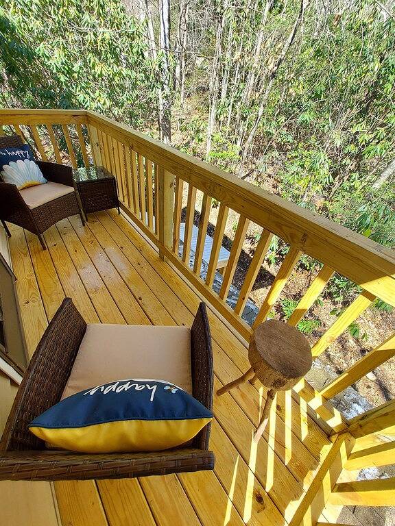 Highlands/Lake Glenville Area-Hot Tub-Mtn Stream-Wifi-Seclusion in Macon County