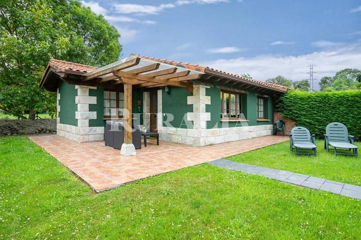 Apartamento para 4 personas, con vistas y jardín además de piscina y terraza en Posada de Llanes