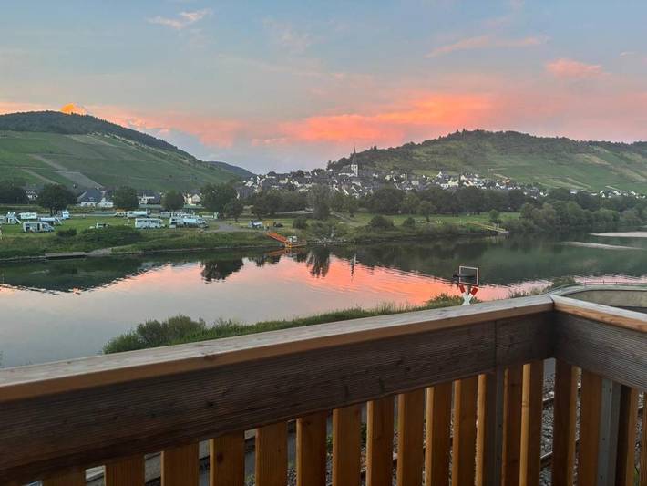Ferienhaus für 4 Personen, mit Balkon und Terrasse sowie Garten und Ausblick