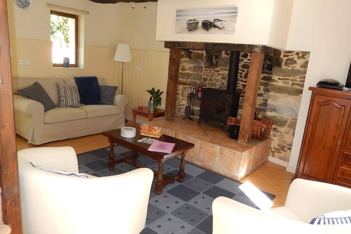 Gîte pour 4 personnes, avec jardin à Moustoir-Remungol