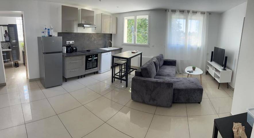 Gîte pour 4 personnes, avec Vue sur le lac et Vue à Le Thillay