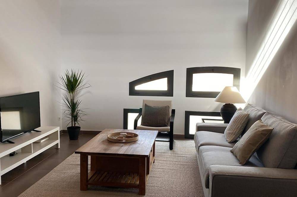 Entire apartment, Piso para 4 personas para estancia de trabajo a 30 minutos de Barcelona. in Premià de Mar, Costa del Maresme
