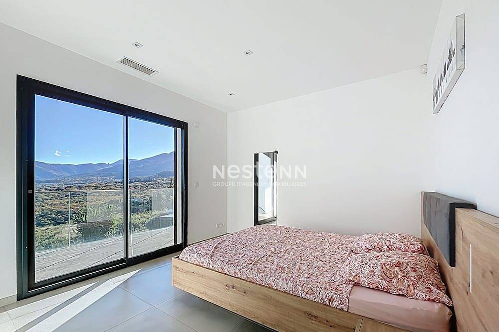 Contemporary villa with private infinity pool in Villelongue-dels-Monts, Céret en omgeving