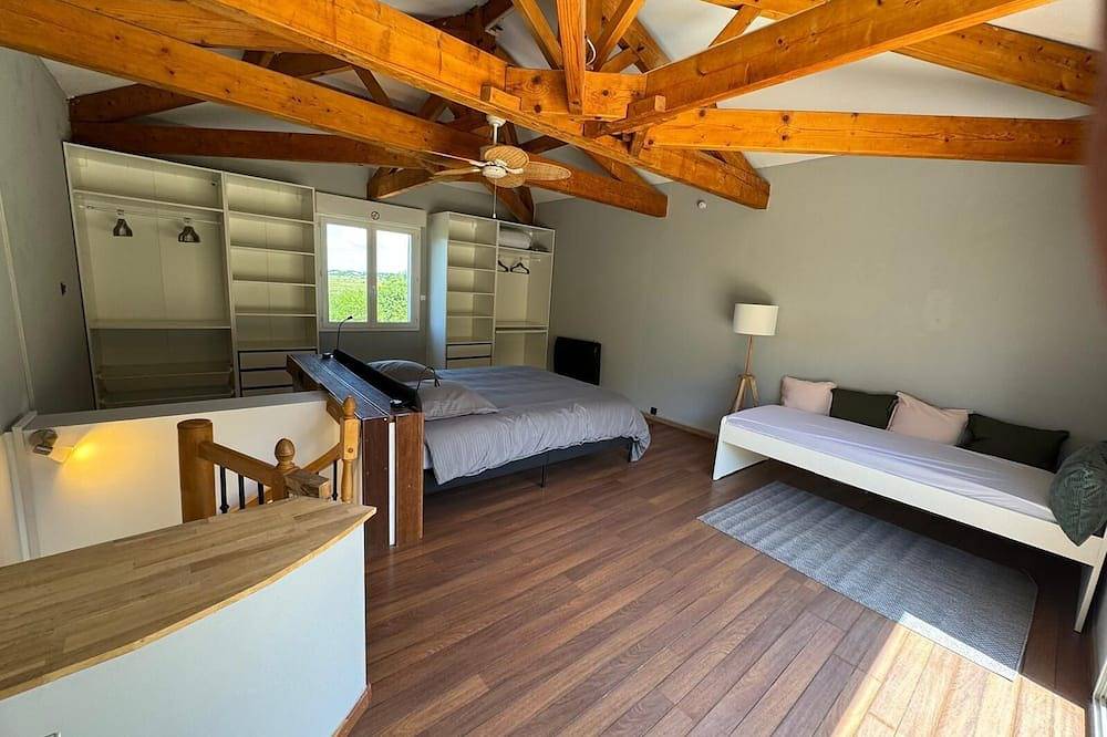 Villa located in St Augustin, near Royan, 5km from the Grande Côte beach. in Saint-Augustin, Côte de Beauté