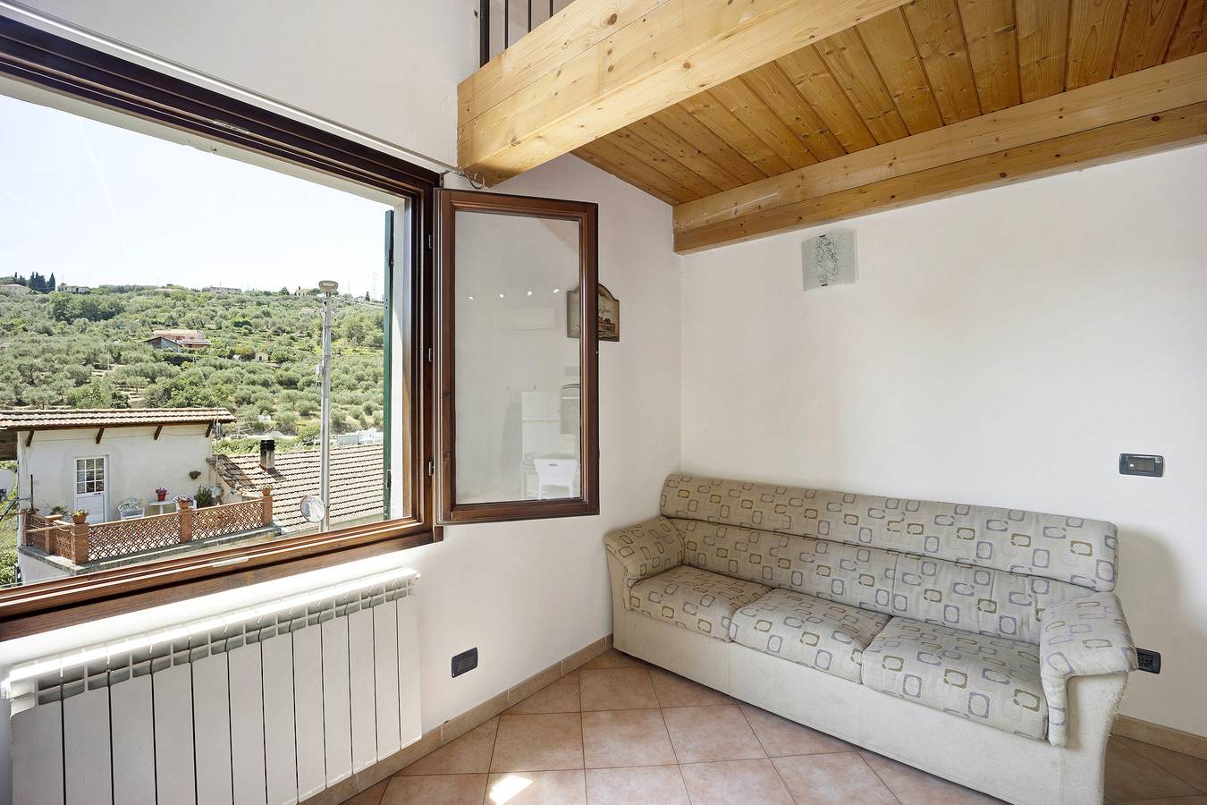 Holiday Home 'Casetta Rosa' close to the Sea with Garden & A/C in Diano San Pietro, Riviera di Ponente