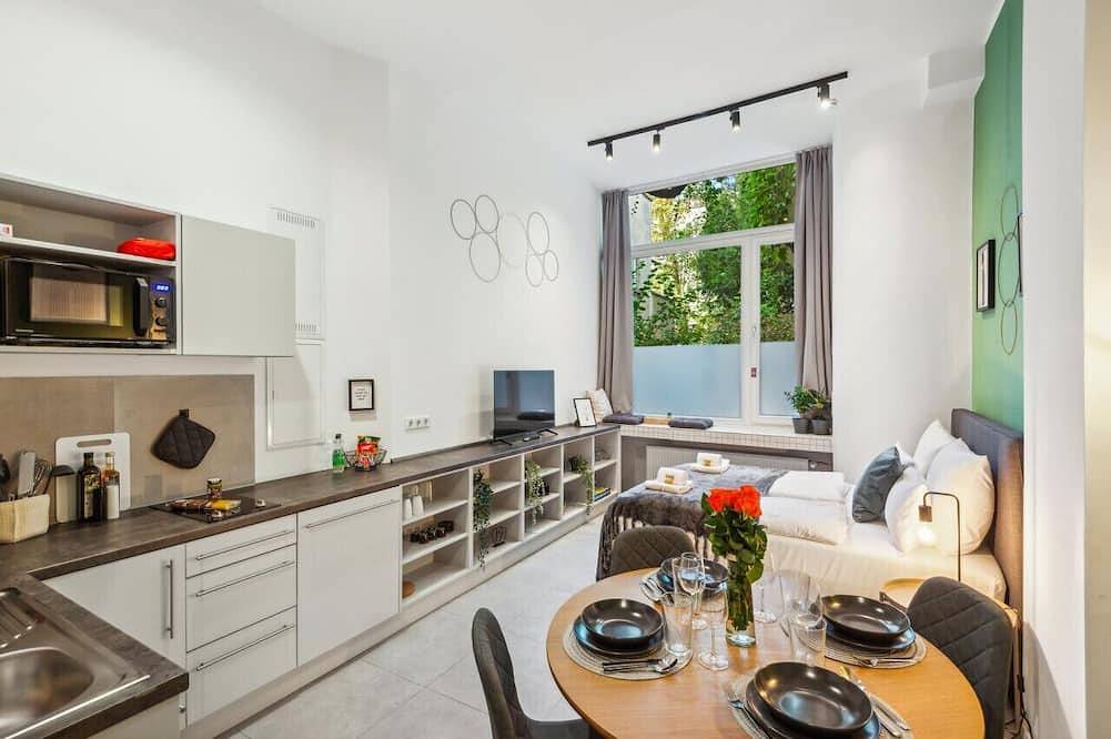 Entire apartment, 30qm *Design Wow Studio* | City | Ruhig | Hbf 100m in Krefeld, Lower Rhine