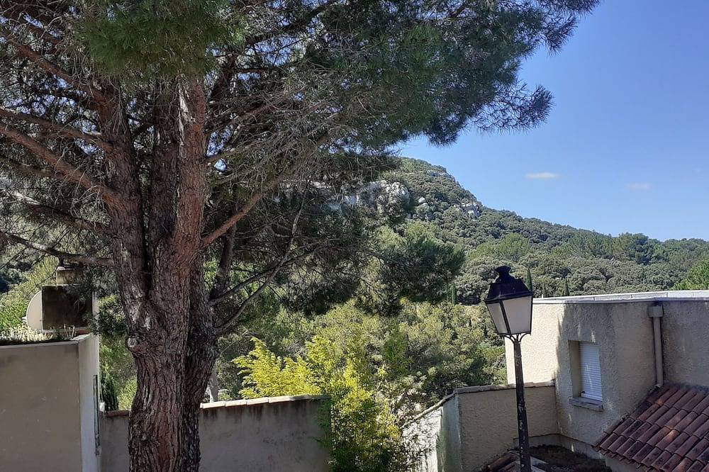 Entire apartment, Appartement Dans les Alpilles in Paradou, Arles region