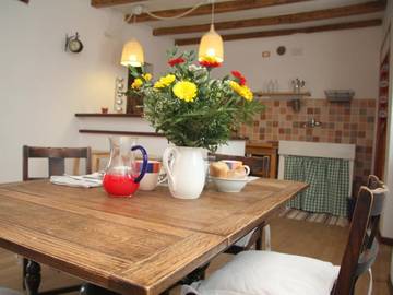 Gîte pour 5 personnes, avec vue et jardin, animaux acceptés à Mondovì