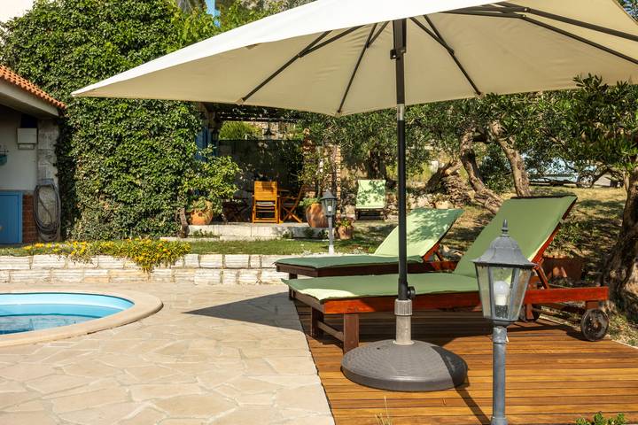 Villa für 3 Personen, mit Garten und Pool in Makarska