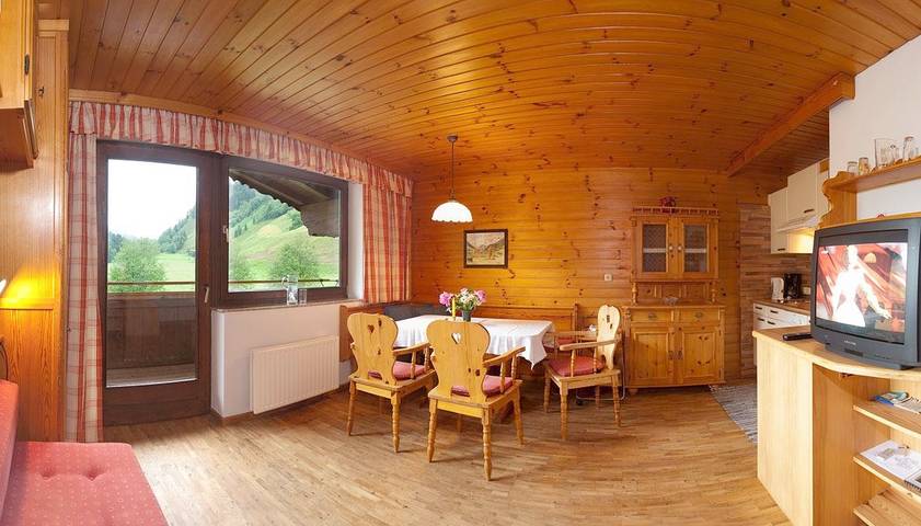 Ferienwohnung für 6 Personen, mit Pool und Sauna sowie Garten, kinderfreundlich in Österreich
