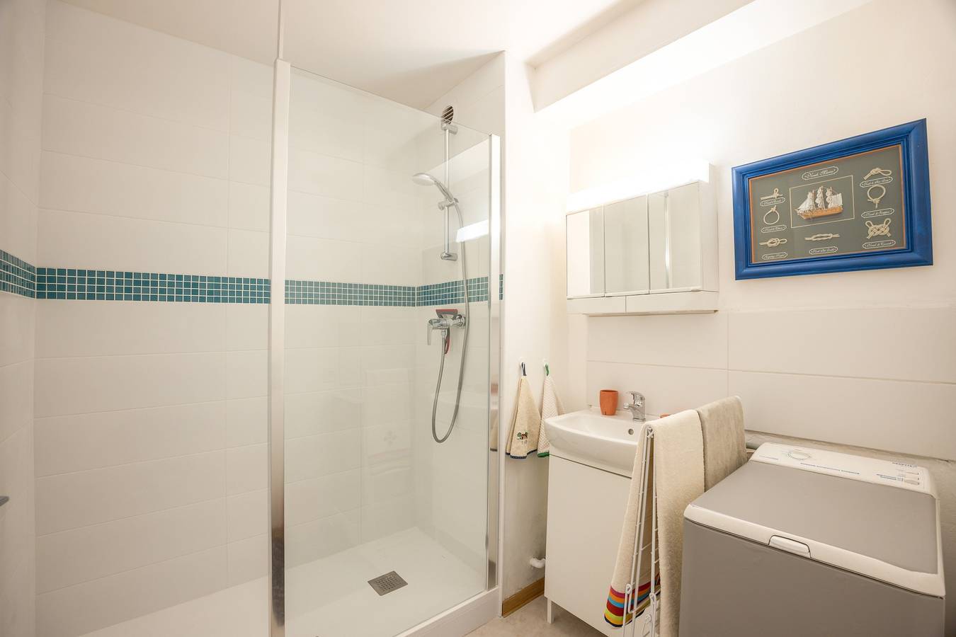 Entire apartment, Sunan - Appartement avec balcon in Courseulles-sur-Mer, Caen region
