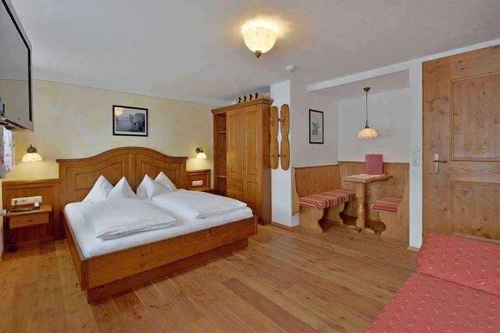 Ferienwohnung für 3 Personen, mit Sauna und Garten sowie Pool und Ausblick, kinderfreundlich - 1