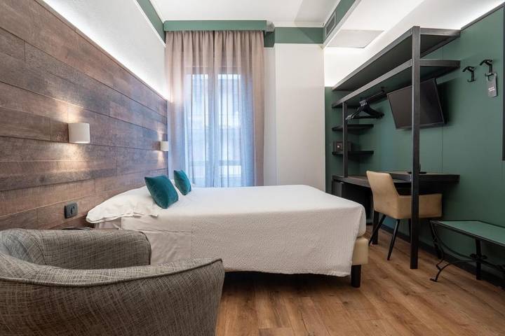 Hôtel pour 4 personnes, avec terrasse ainsi que sauna et jacuzzi, animaux acceptés à Vérone