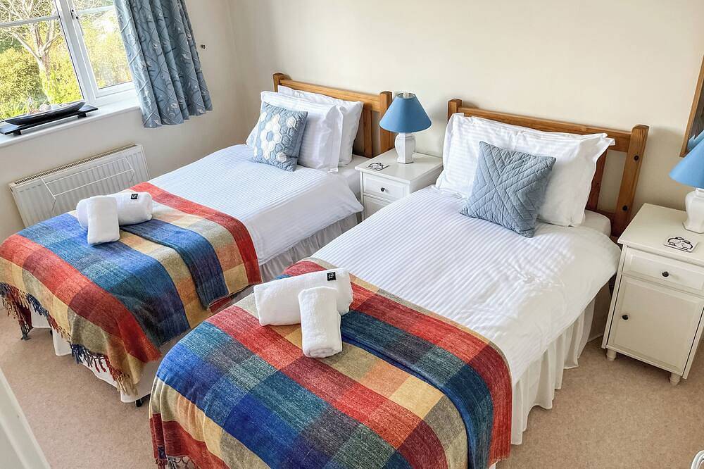 Located within a mile of Bideford Quay and 4 miles from Westward Ho. in Bideford, Devon