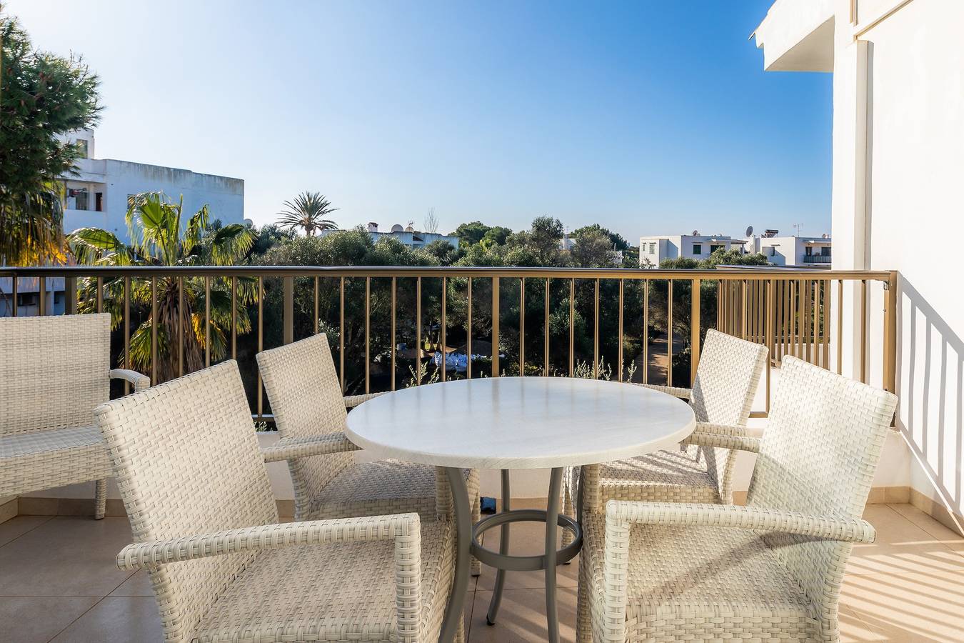 Ganze Wohnung, Apartment 'Aquamarina 7' mit Gemeinschaftspool, Wlan und Klimaanlage in Cala Serena, Felanitx