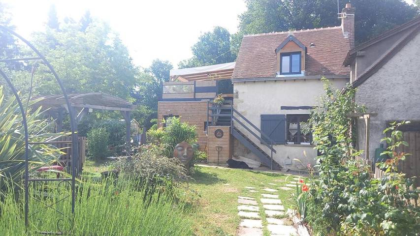Location de vacances pour 3 personnes, avec vue et jardin à Mosnes - 2