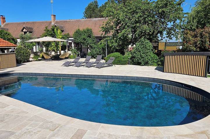 Maison d’hôte pour 12 personnes, avec jacuzzi et jardin dans Sologne