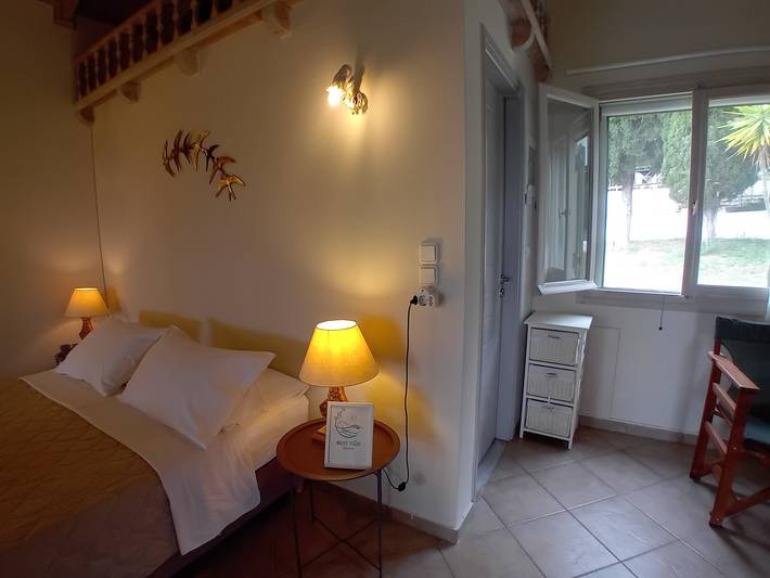 Casa Vacanze 'No 4 Holiday Home' con Vista Mare, Wi-Fi e Aria Condizionata in Finikounda, Messenia