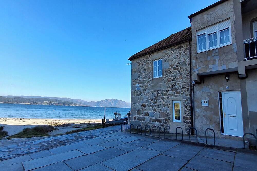 Entire apartment, La Casa de Ana is located in an old salting factory dating back to 1805. in Fisterra, Costa da Morte