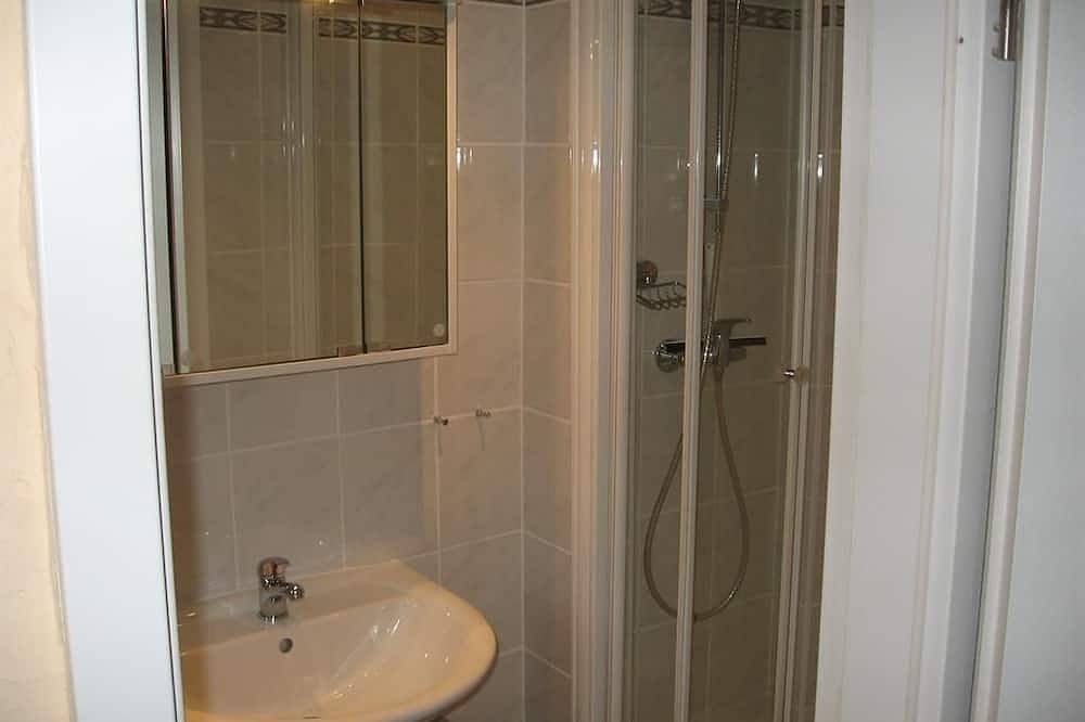 Ganze Wohnung, Ferienwohnung 2 - Altes Schulhaus in Bad Schwartau, Ostholstein
