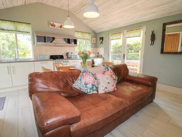 Lodge for 4 People in Staffordshire, West Midlands, Photo 3