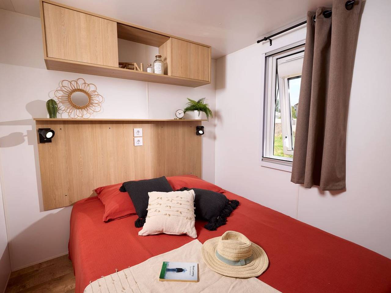 Cómodo mobil-home con terraza en Brem in Brem-sur-Mer, Valle del Loira