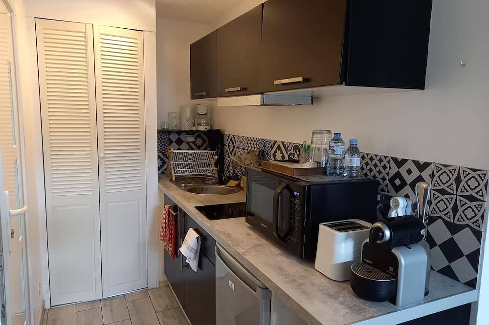 Entire apartment, Appartement Avec Terrasse in Caudéran (Bordeaux), Bordeaux