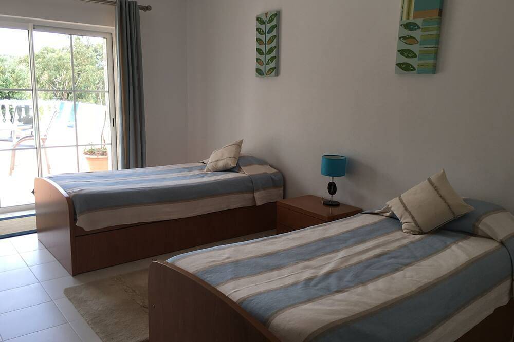 Luxusvilla für 10 Personen. Geräumiges, offenes Layout, das zu atemberaubenden Außenbereichen führt in Faro Distrikt