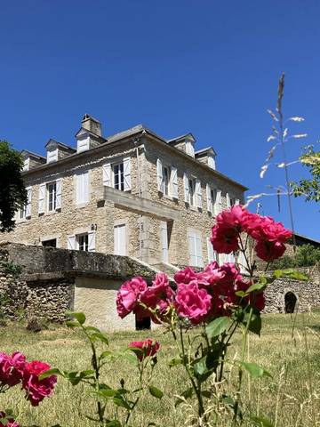 Chambre d’hôte pour 2 personnes, avec piscine ainsi que jardin et jacuzzi à Gramat